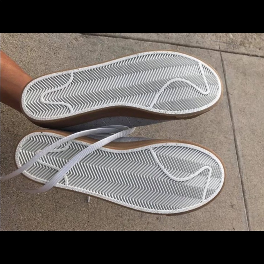 Nike High-Tops - Picture 2 of 3